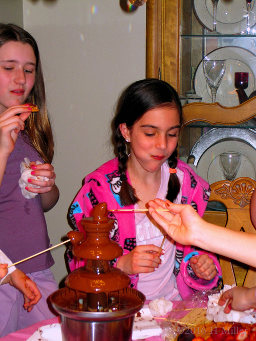 Brooke And Friends Enjoy The Yummy Chocolate Fondue Fountain And Snacks!