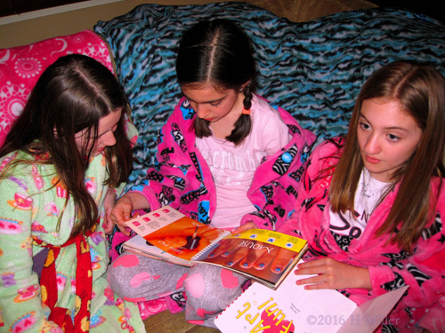 The Mouse Or The Little Pigs, What Kids Nail Art To Choose! The Mouse Or The Little Pigs, What Kids Nail Art To Choose!