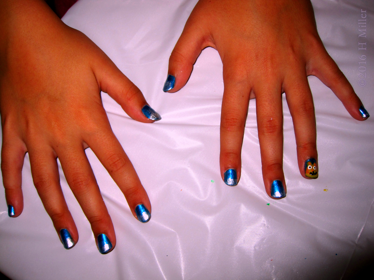 What A Cool Girls Manicure! 