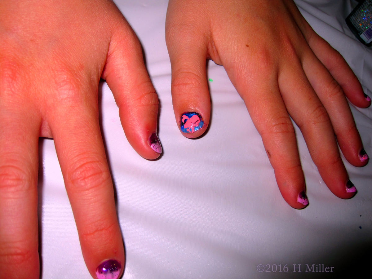 Super Cute Flamingo Nail Art Designs For Her Mini Manicure!