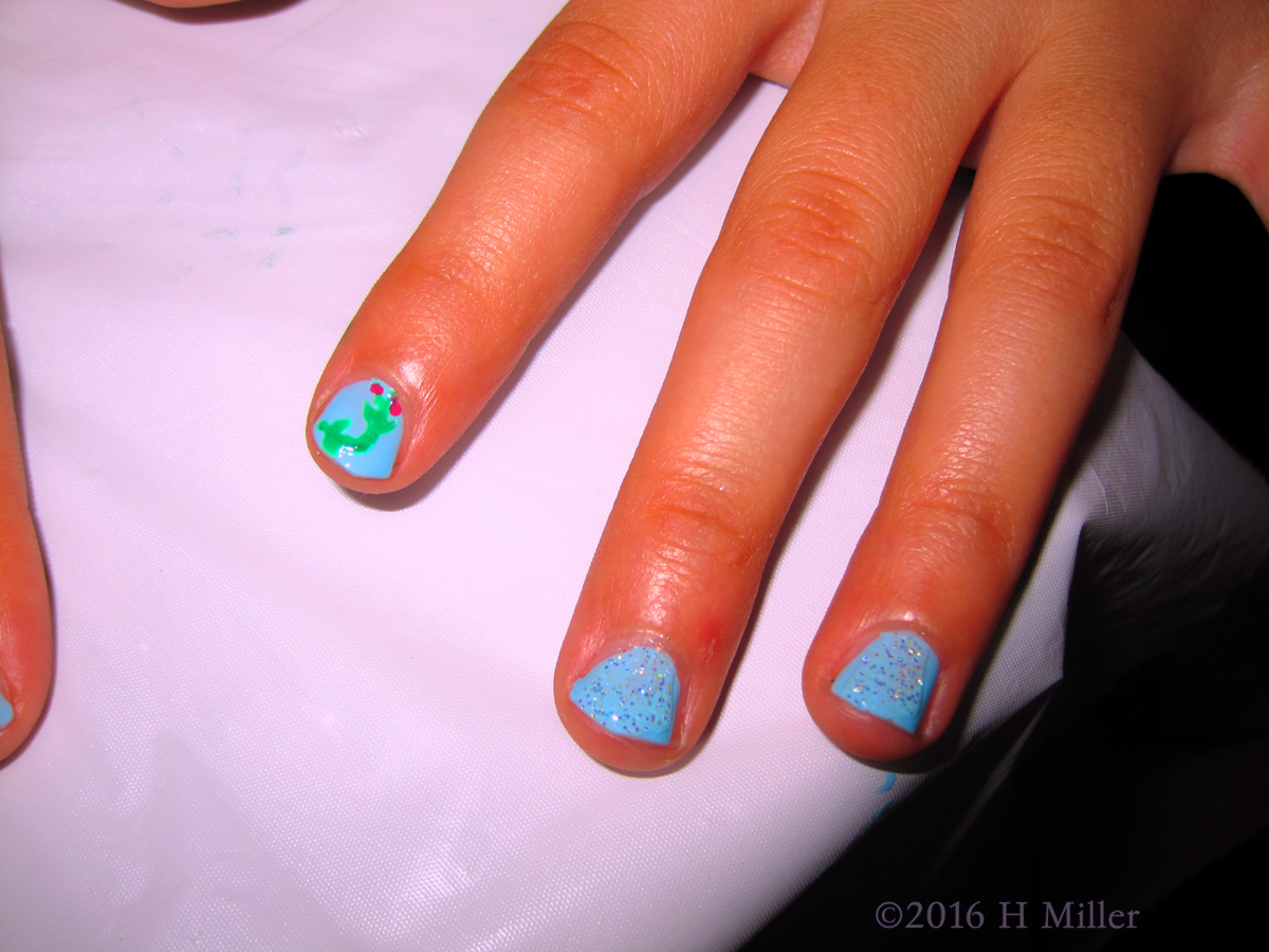 What A Pretty Nail Design For This Girls Mini Manicure. 
