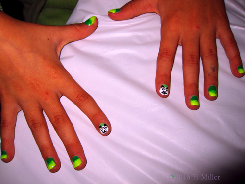 Such A Pretty Ombre And Nail Design For This Kids Manicure! Such A Pretty Ombre And Nail Design For This Kids Manicure!