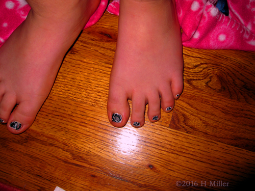 Super Cool Shatter Kids Pedicure Super Cool Shatter Kids Pedicure