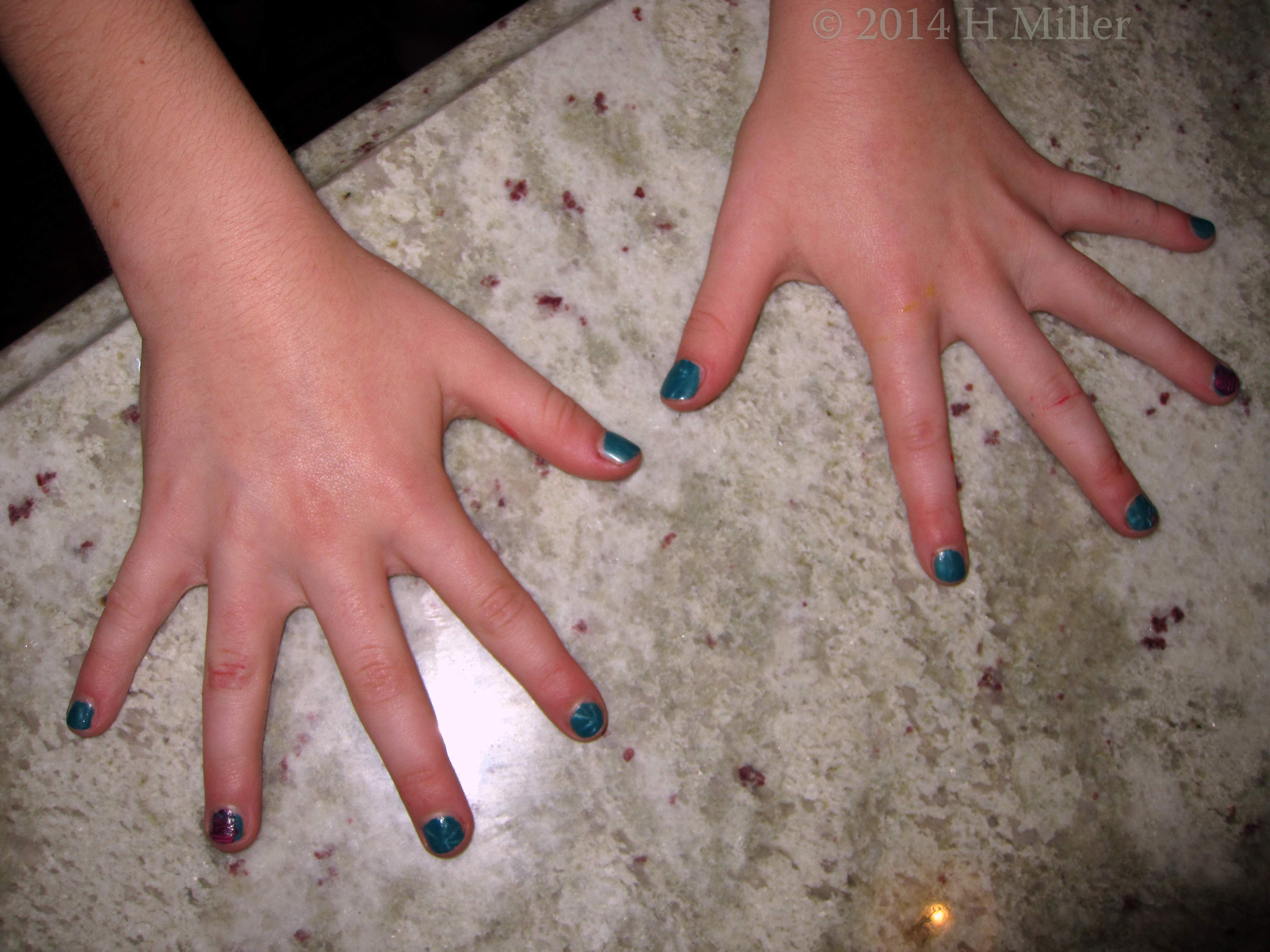 Magnetic Metallic Nail Polish.Kids Nail Art.Mini Mani. Magnetic Metallic Nail Polish.Kids Nail Art.Mini Mani.