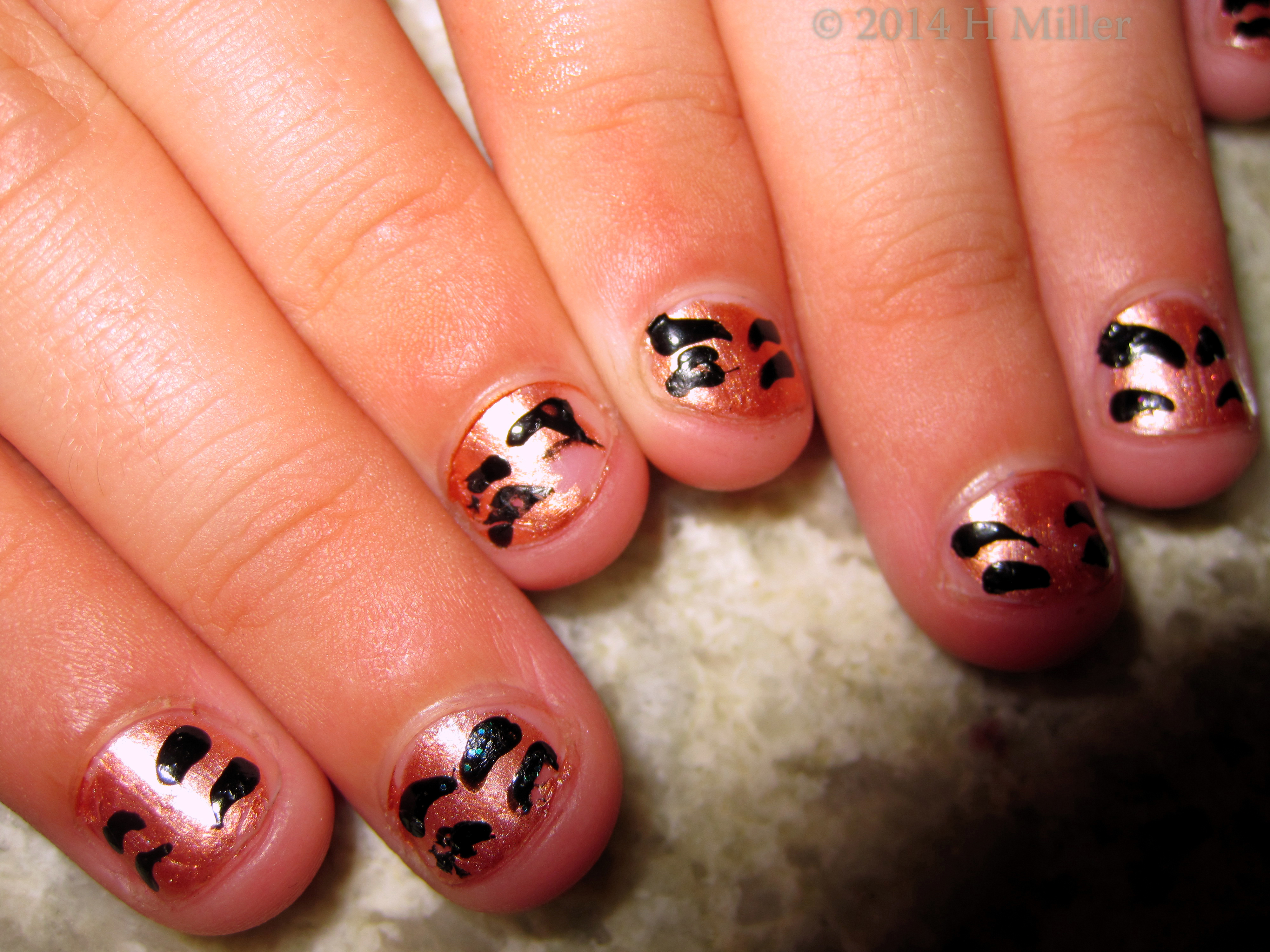 Tiger Stripe Kids Nail Art With Glitter. Tiger Stripe Kids Nail Art With Glitter.