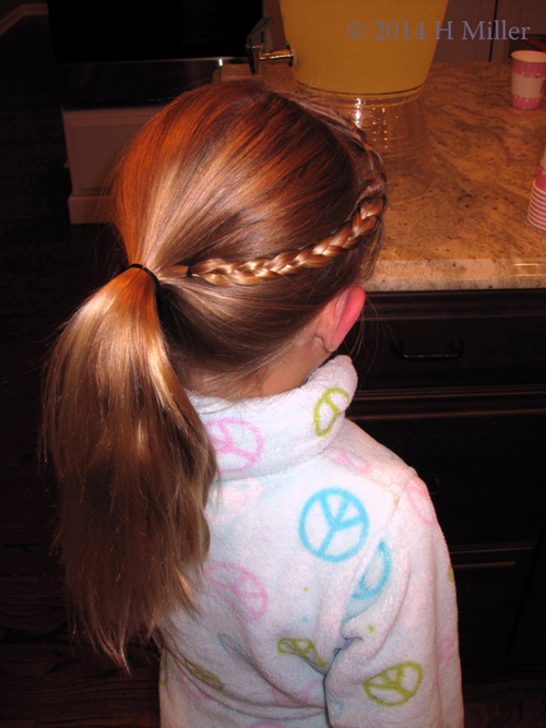 Kids Hair Styling. Back View.