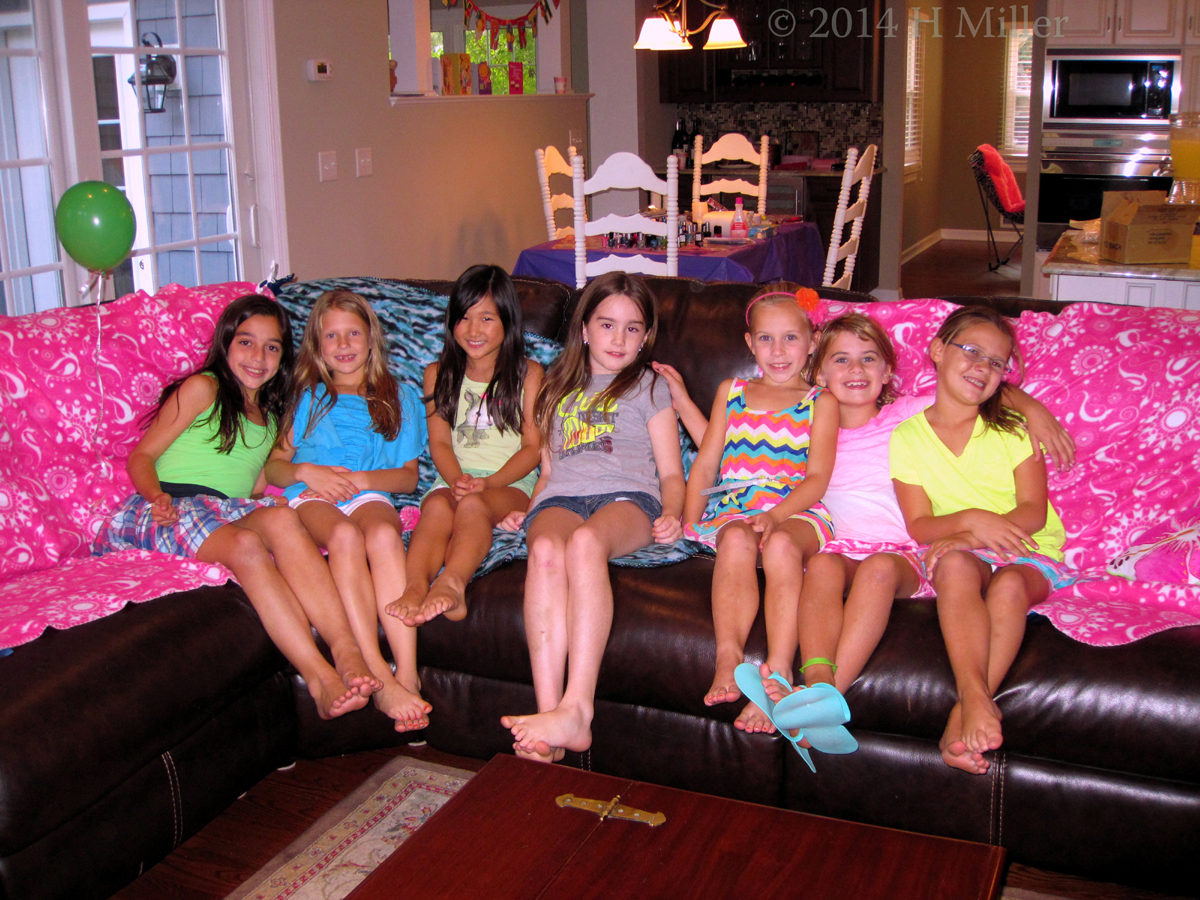 Caitlin And Guests Group Pic For Her Home Spa Birthday Party!