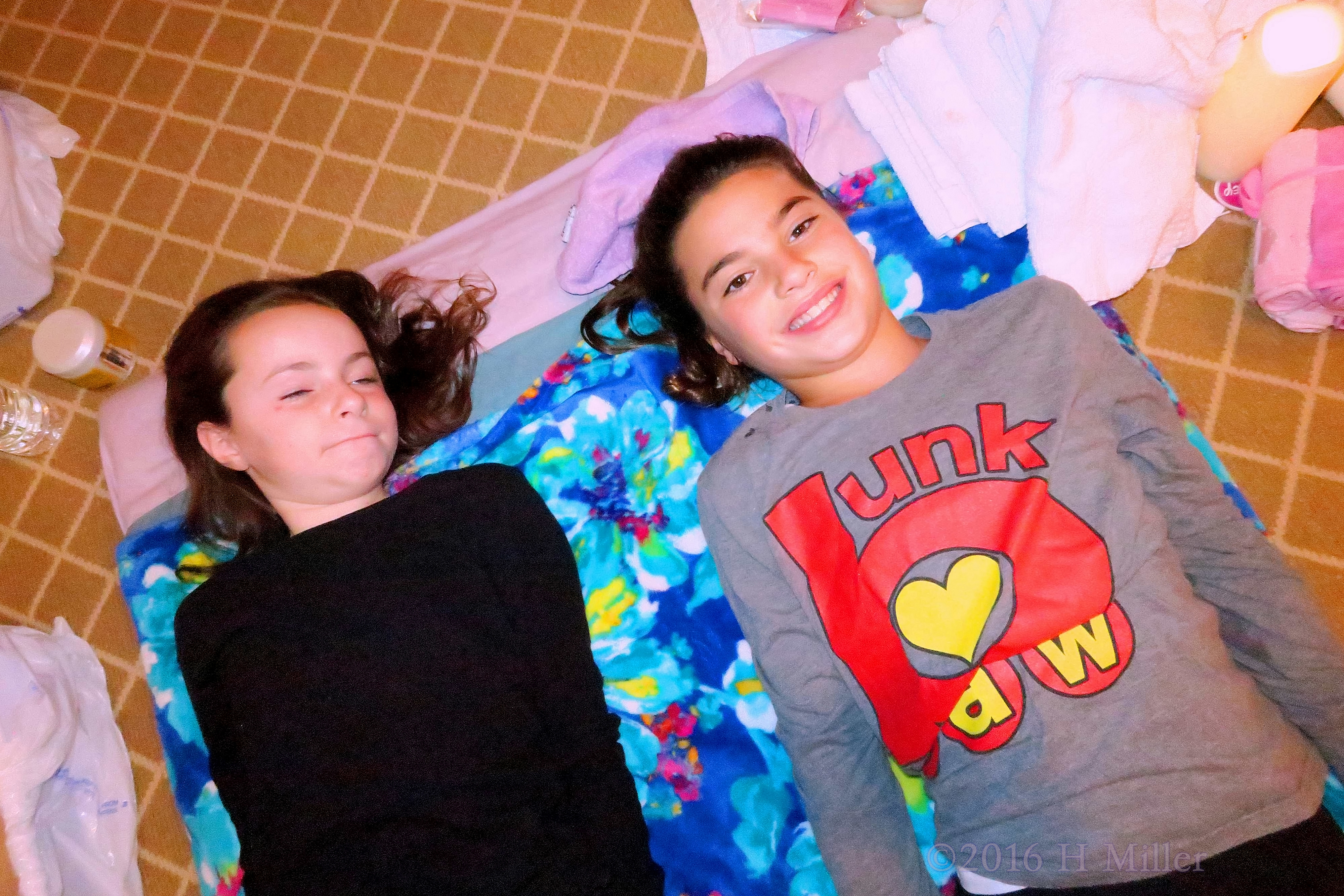 Chilling In The Kids Facial Activity Area. Chilling In The Kids Facial Activity Area.