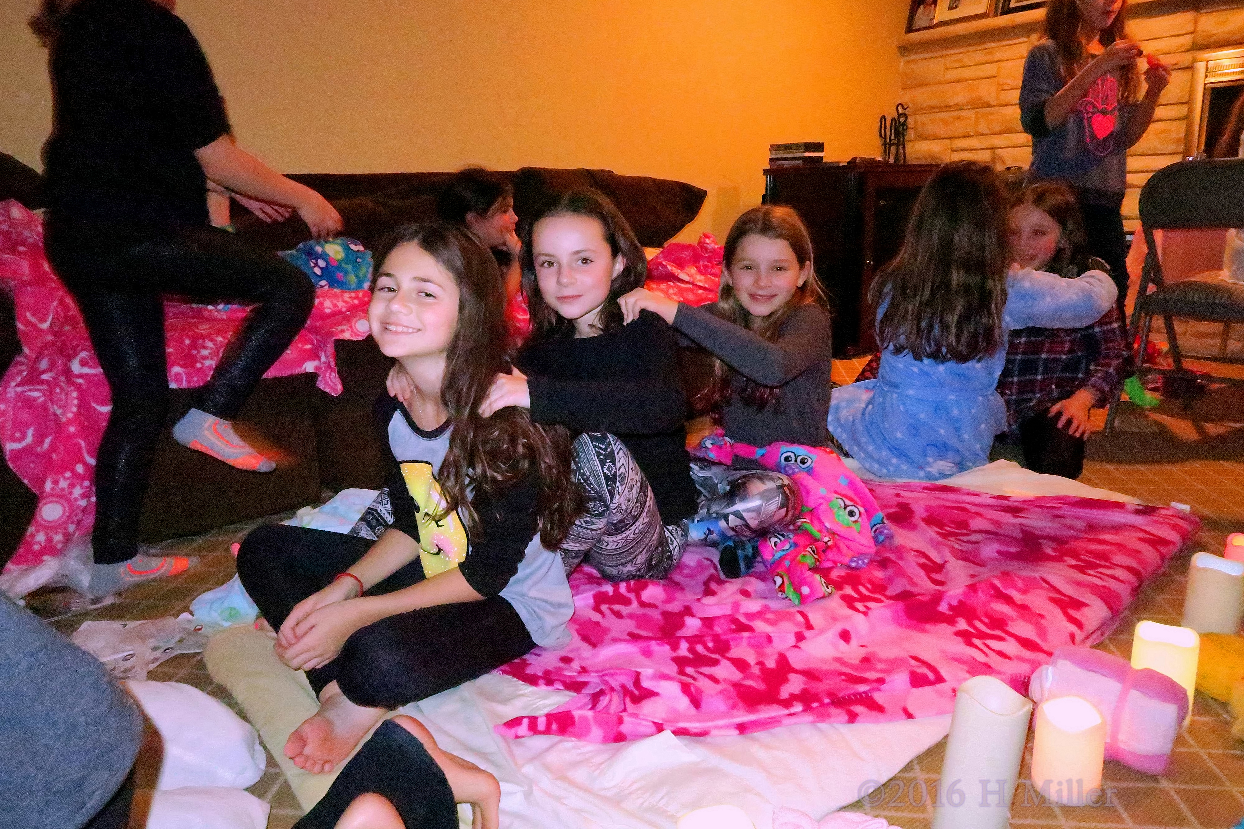 Massages! Kids Doing Massage. Massages! Kids Doing Massage.