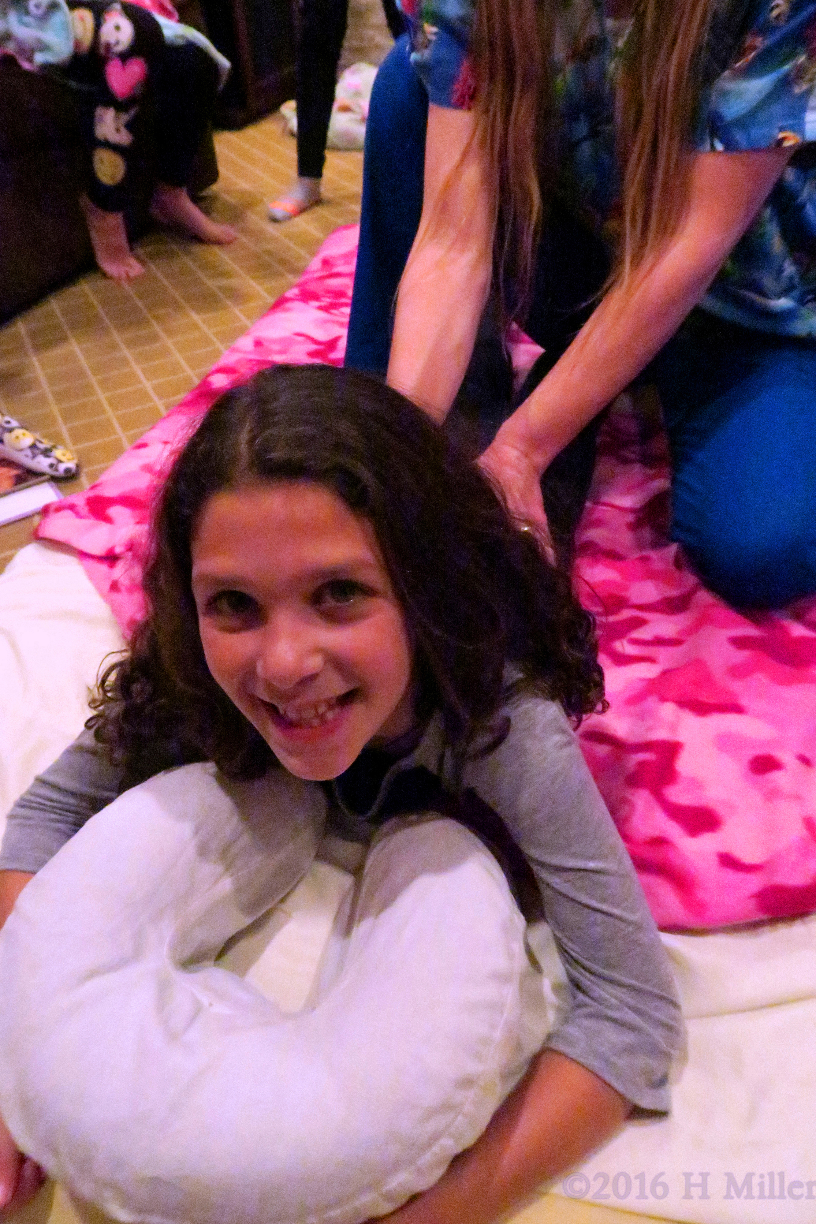 Pediatric Massage For Girls With Studying Stress. Pediatric Massage For Girls With Studying Stress.