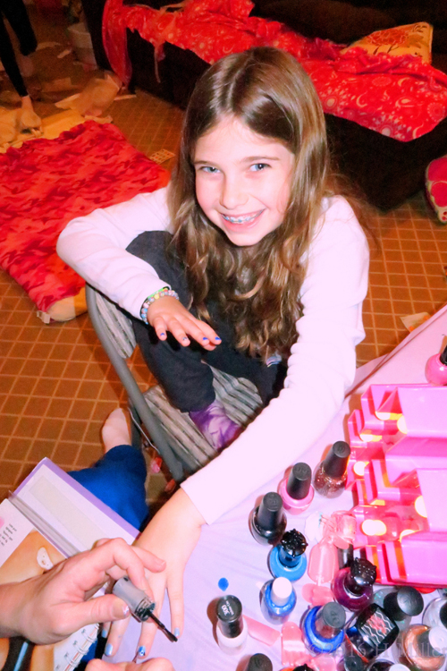 Kids Mini Mani. Kids Mini Mani.