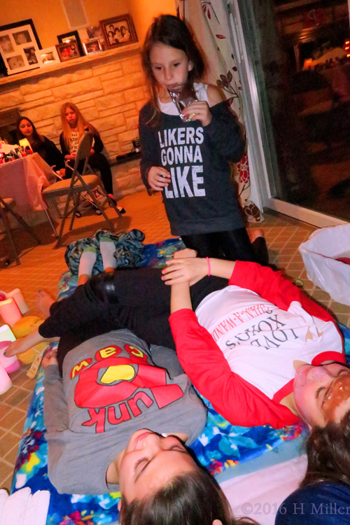 Kids Spa Party Facial Activity. Kids Spa Party Facial Activity.