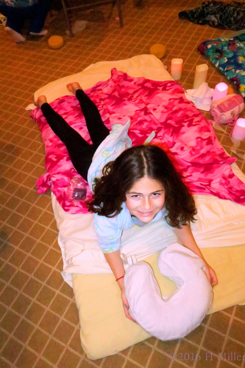 Prone Position Kids Massage. Prone Position Kids Massage.