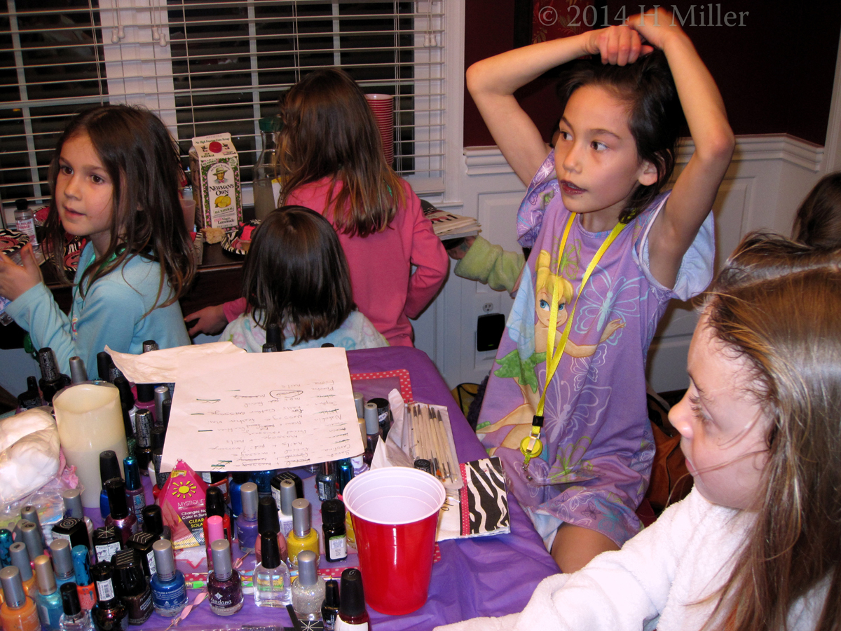 Spa Kids Party Mani Nail Art Area In Use!