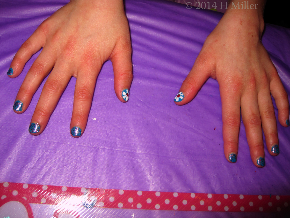 Kids Nail Art Robin's Egg Blue With Purple Glitter And White Ray Flower 
