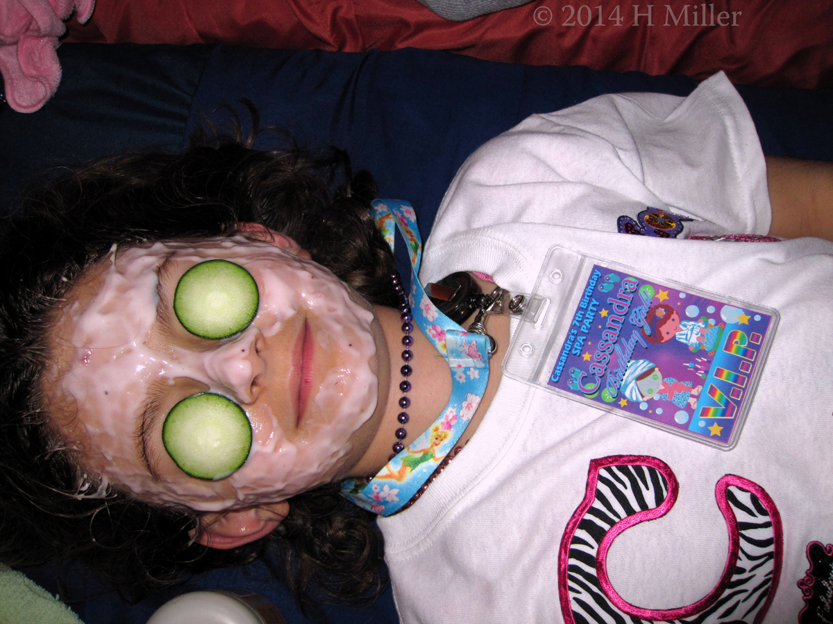 Unwinding During The Girls Spa Party Facial Time Unwinding During The Girls Spa Party Facial Time