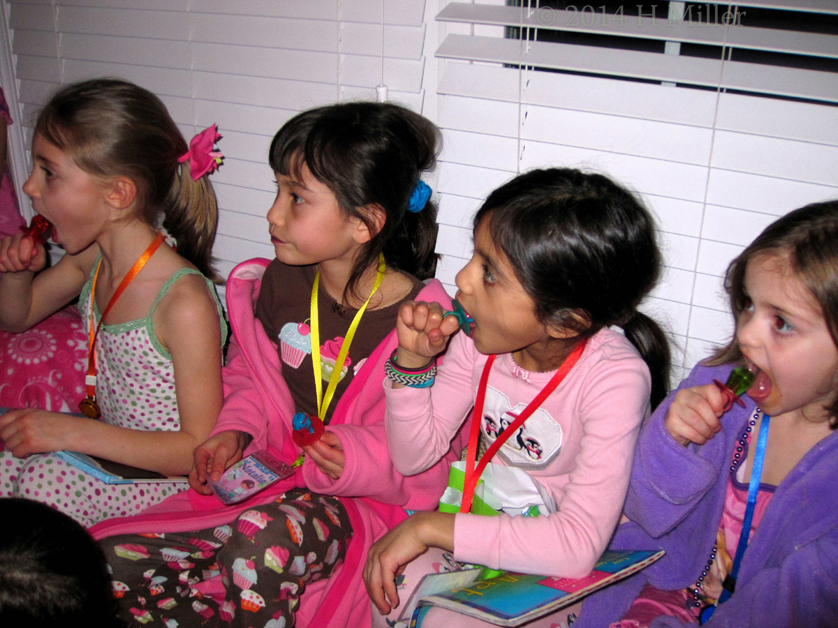 The Girls Think Cassandra's Special Lanyard Looks Really Cool! The Girls Think Cassandra's Special Lanyard Looks Really Cool!