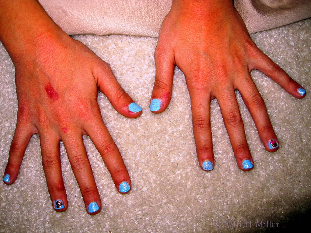 Cute Ladybug Kids Manicure Art