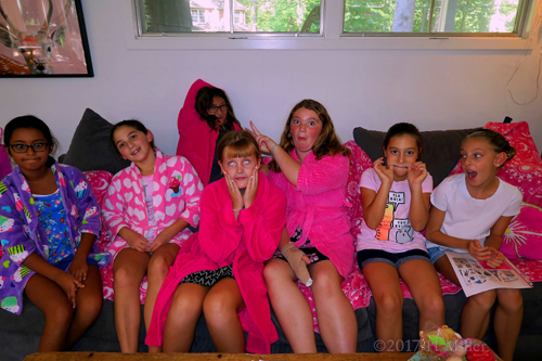 Haha! Silly Faces At The Kids Spa Is So Much Fun Haha! Silly Faces At The Kids Spa Is So Much Fun