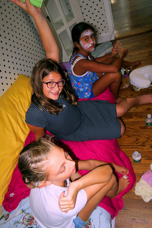 All Ready To Get Glammed Up At The Kids Spa! All Ready To Get Glammed Up At The Kids Spa!