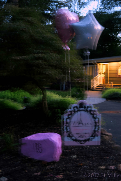 Artful Outside Decorations!!! Artful Outside Decorations!!!