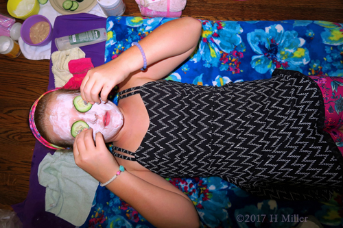 Kids Facial Masque! Her Cukes Need Adjusting! Kids Facial Masque! Her Cukes Need Adjusting!