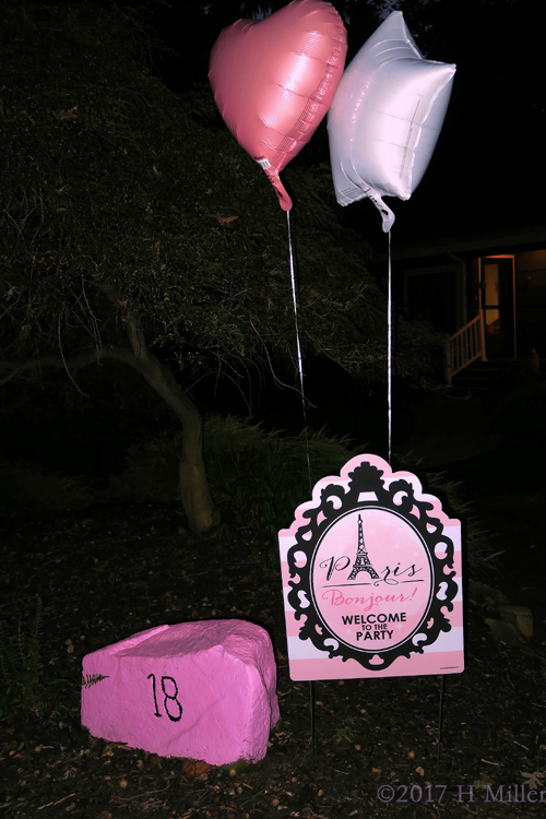 Paris Themed Party Celebration Decorations. Paris Themed Party Celebration Decorations.