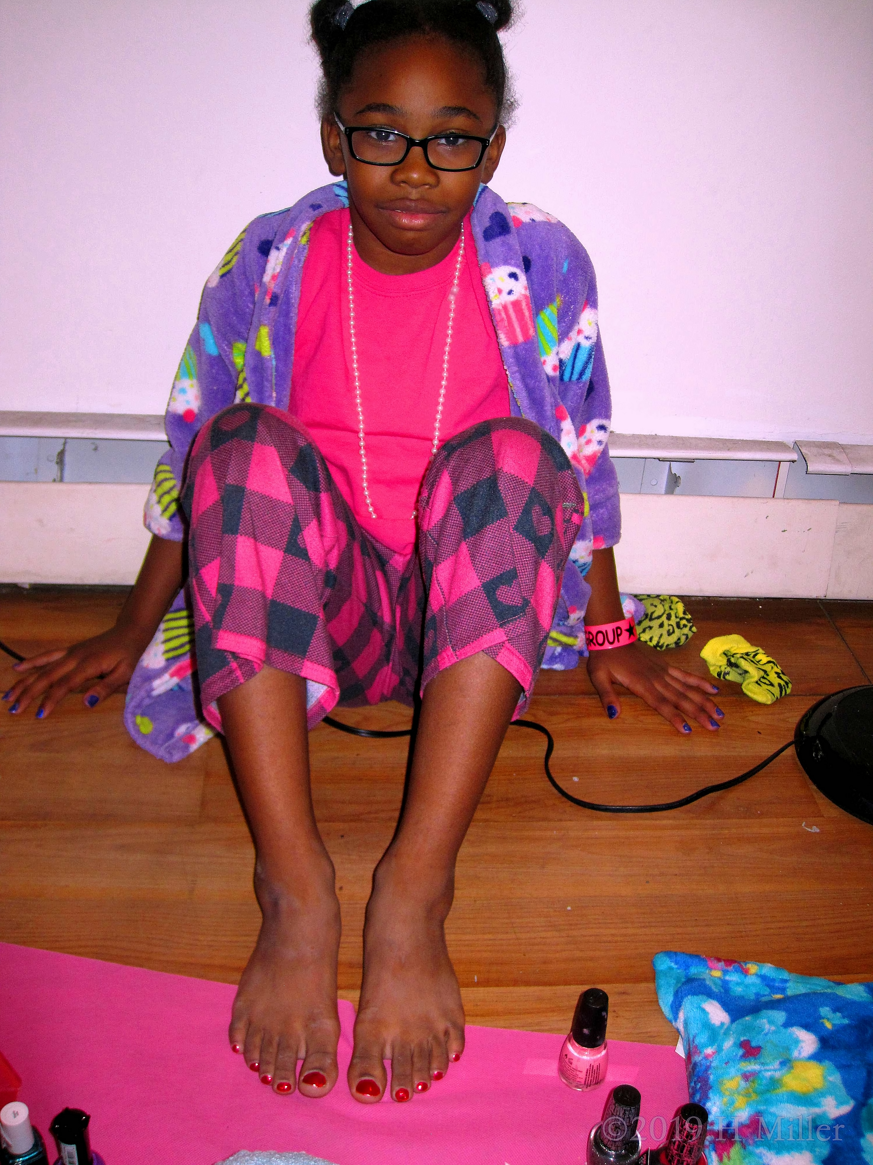 Cupcake Spa Robed Guest With Pink Kids Pedi Cupcake Spa Robed Guest With Pink Kids Pedi