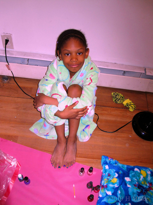 Lime Spa Robe With Girls Pedicure Lime Spa Robe With Girls Pedicure