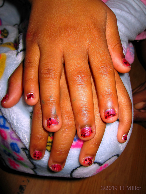 Polka Dot Mani For Kid