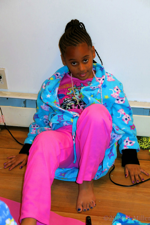 Blue Cat Robed Guest With Kids Mani And Pedi Blue Cat Robed Guest With Kids Mani And Pedi