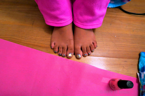 Shiny Gold With Blue Background Crackle Pedicure For Kids