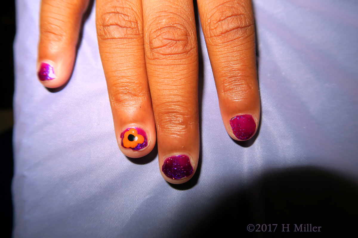Sunflower Nail Art For The Kids Mani At The Spa Party For Girls! 