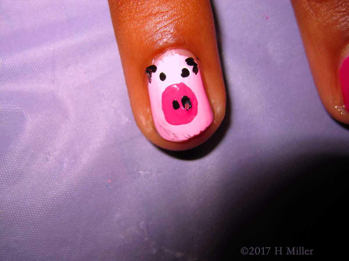 That's A Cute Piggy Nail Art!