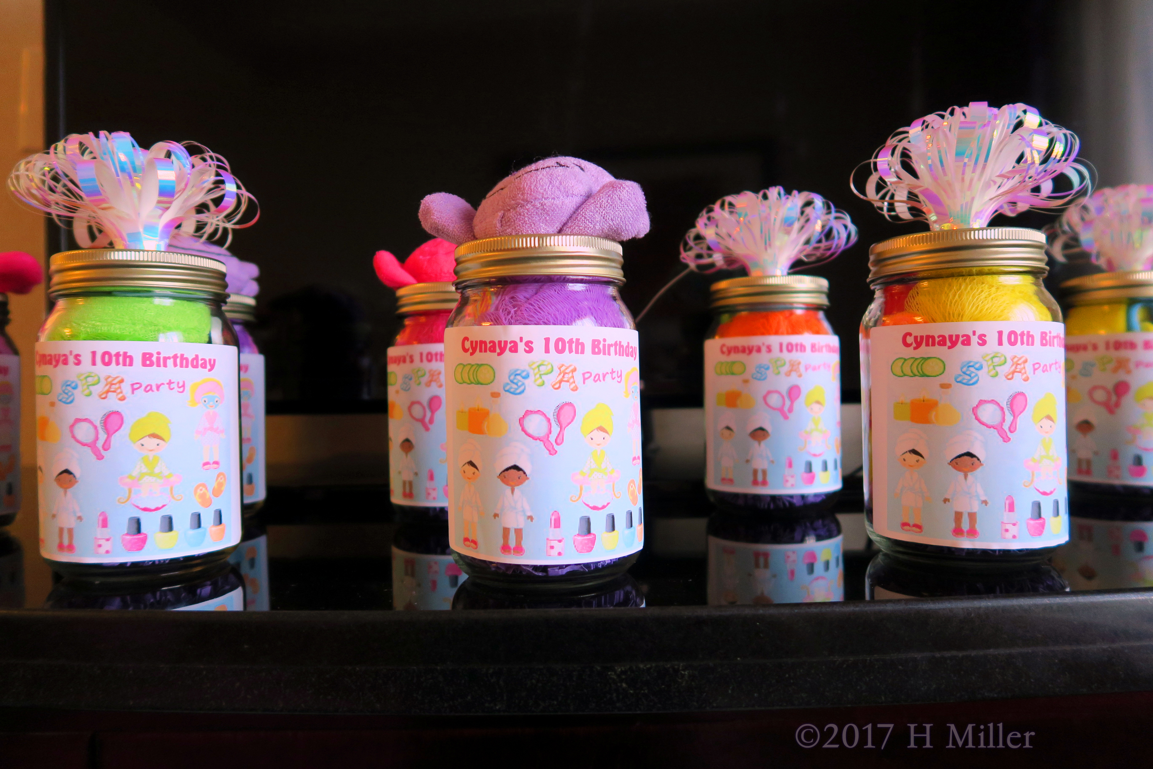 Colorful Jars Of Soft Toys And Kids Spa Themed Party Favors! Colorful Jars Of Soft Toys And Kids Spa Themed Party Favors!