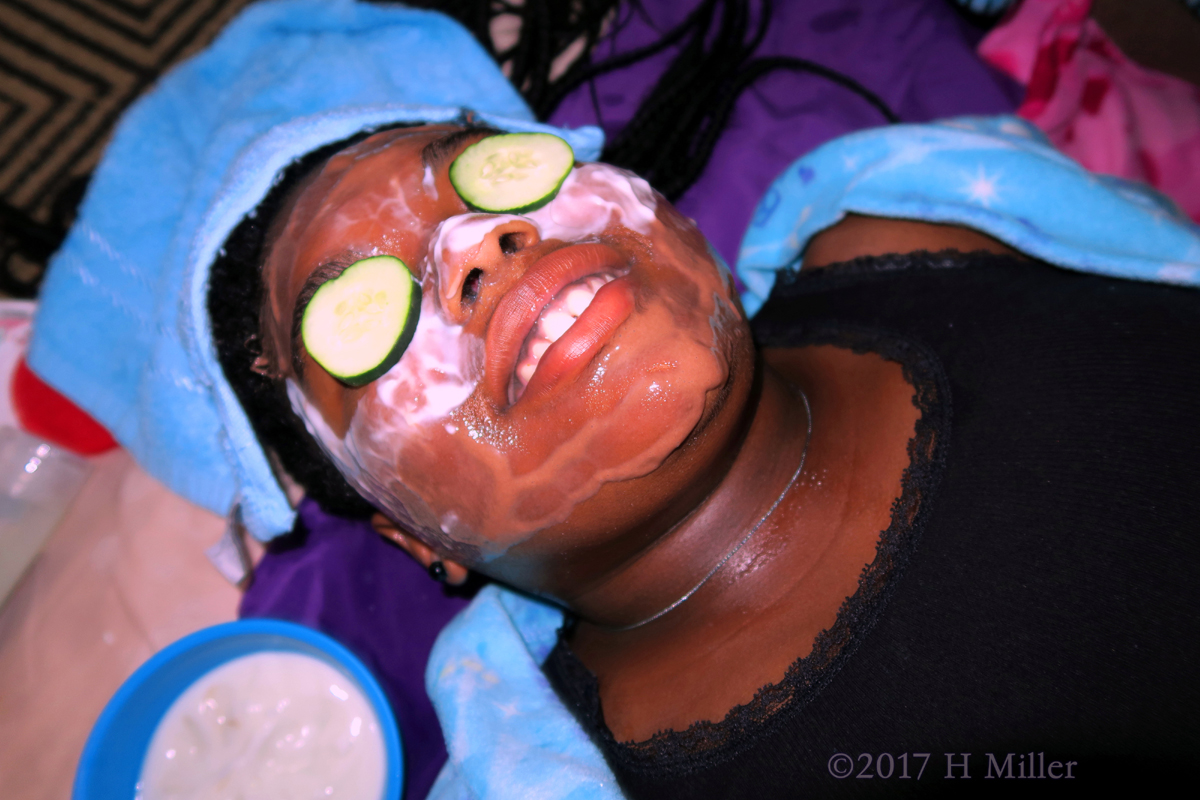 Strawberry Face Masque With Cukes Over The Eyes, Perfect Kids Facial!
