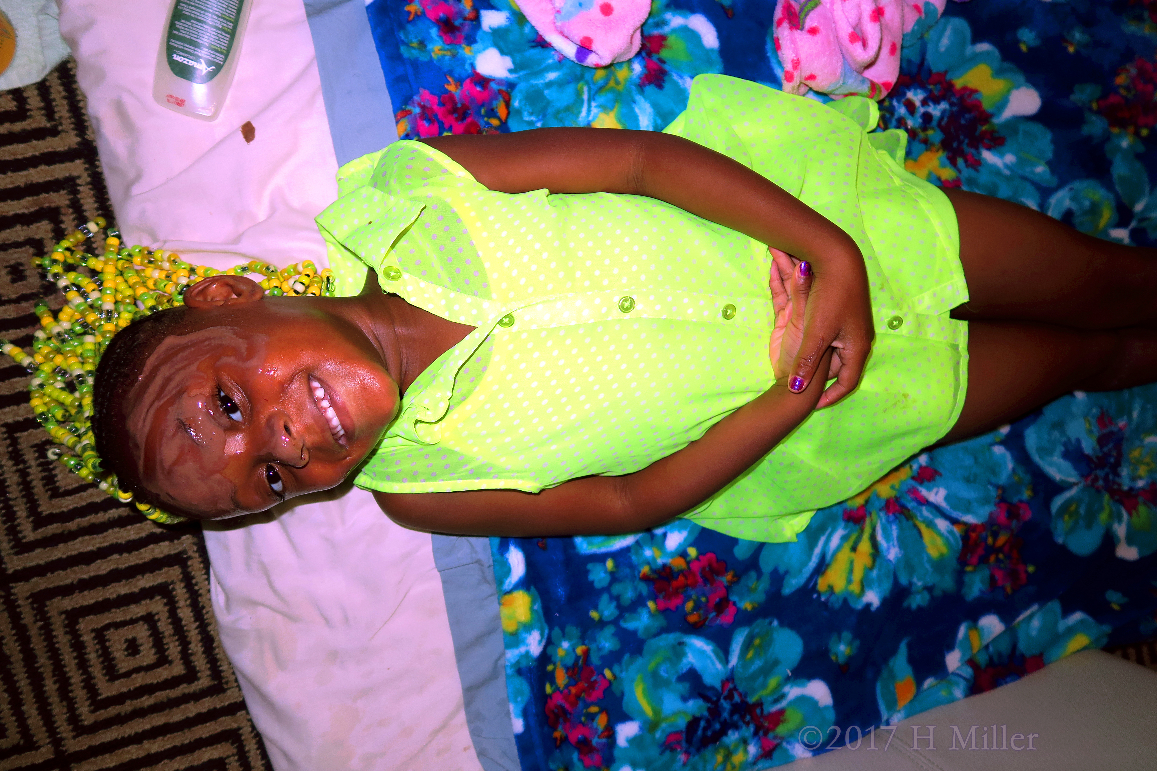 Facials At The Spa Party Appear To Be The Most Happy And Relaxing Activity! Facials At The Spa Party Appear To Be The Most Happy And Relaxing Activity!