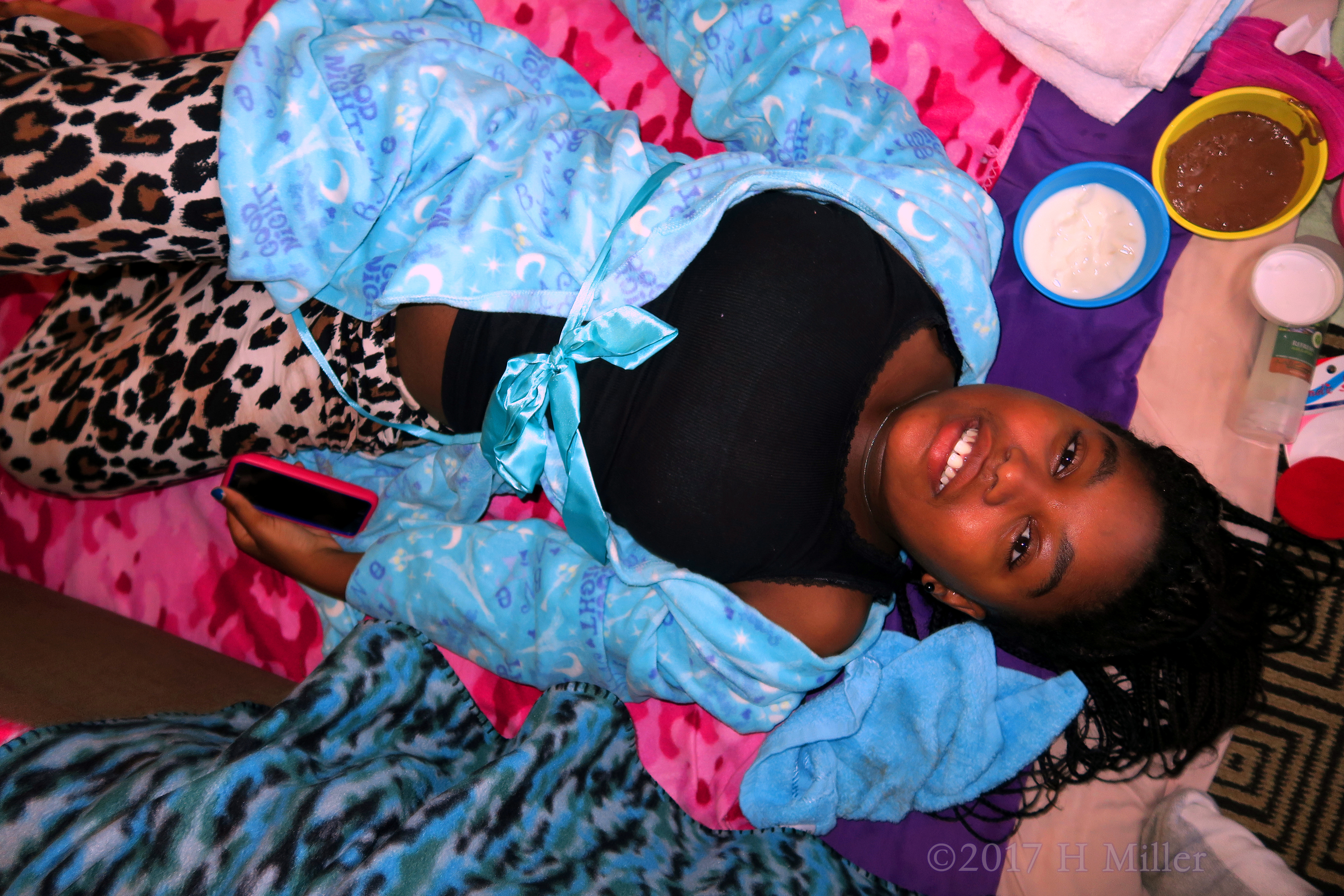 Her Face Glows And Looks Radiant After Kids Facials. Her Face Glows And Looks Radiant After Kids Facials.