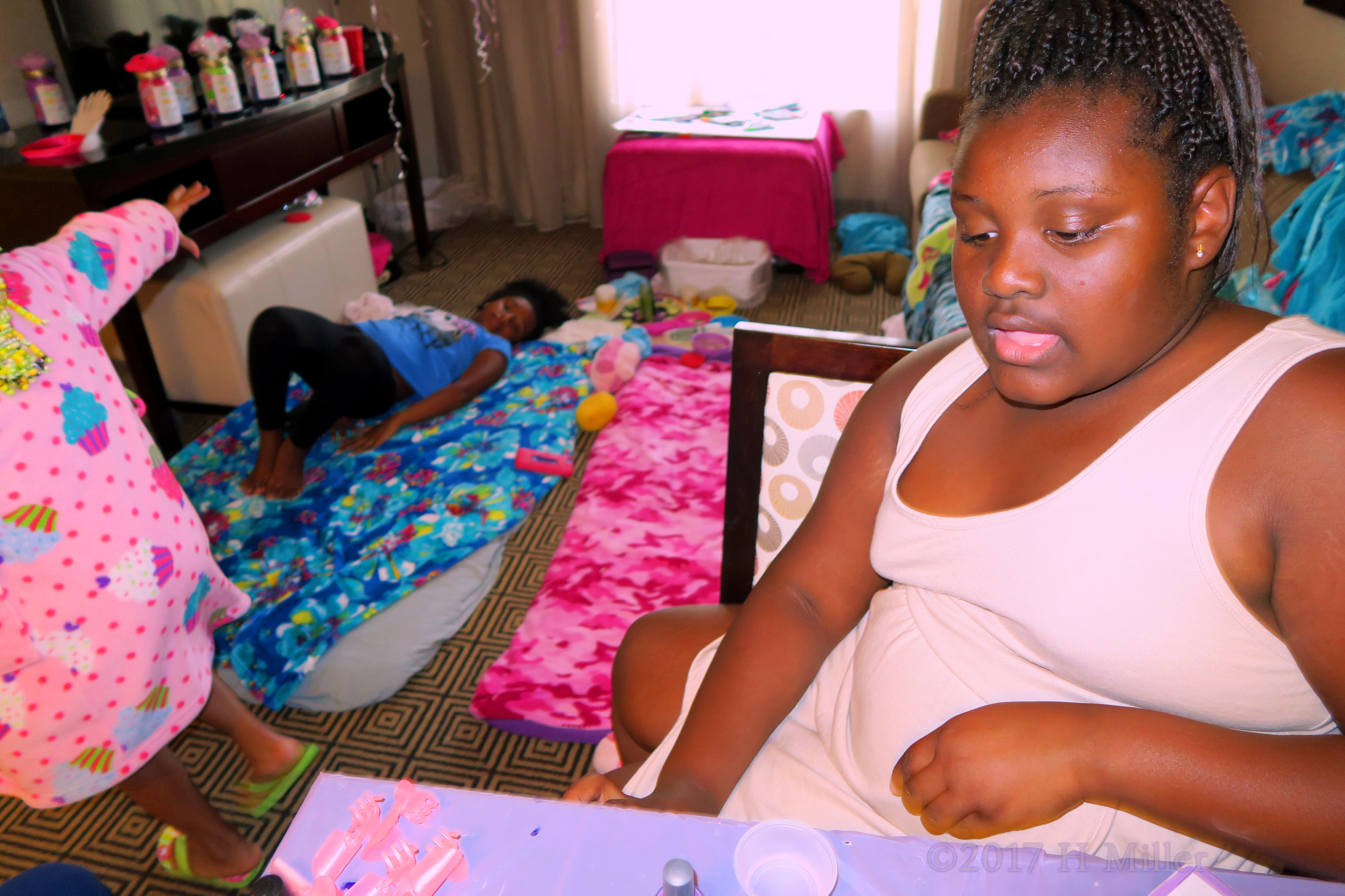 The Girls Are Busy In Kids Facial And Mini Mani Activities. The Girls Are Busy In Kids Facial And Mini Mani Activities.