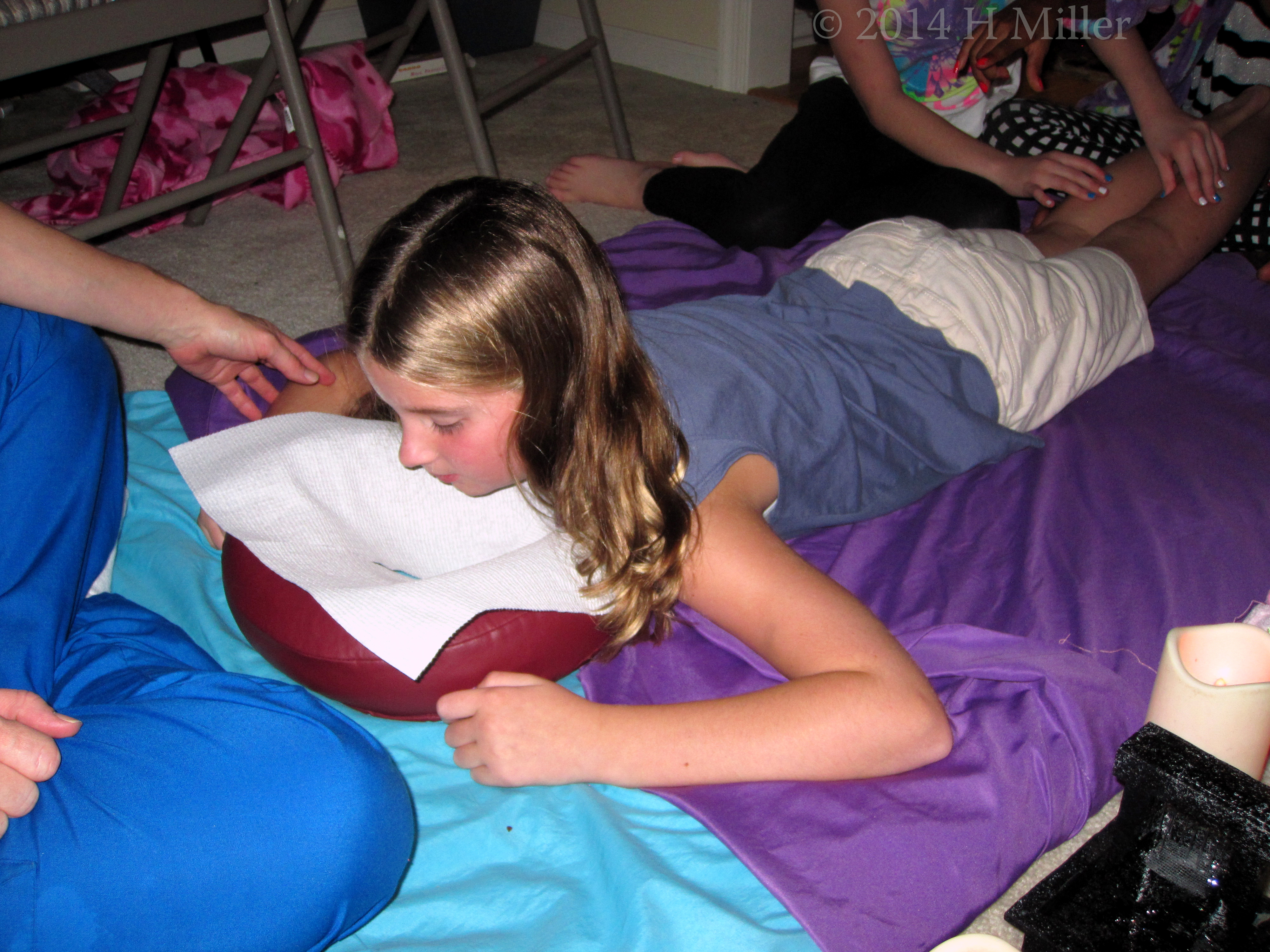 Kids Massage With Assistance From A Friend! Kids Massage With Assistance From A Friend!