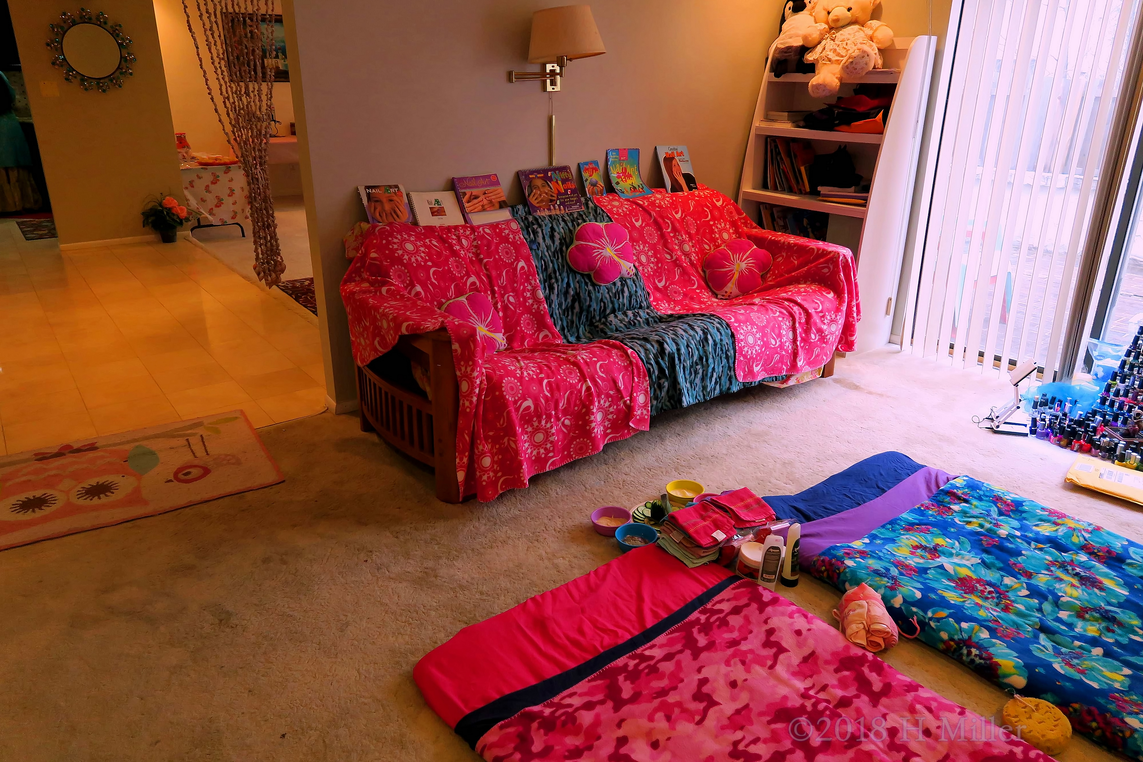 Colorful Spa Throws On The Spa Couch With Kids Facial Mats. Colorful Spa Throws On The Spa Couch With Kids Facial Mats.