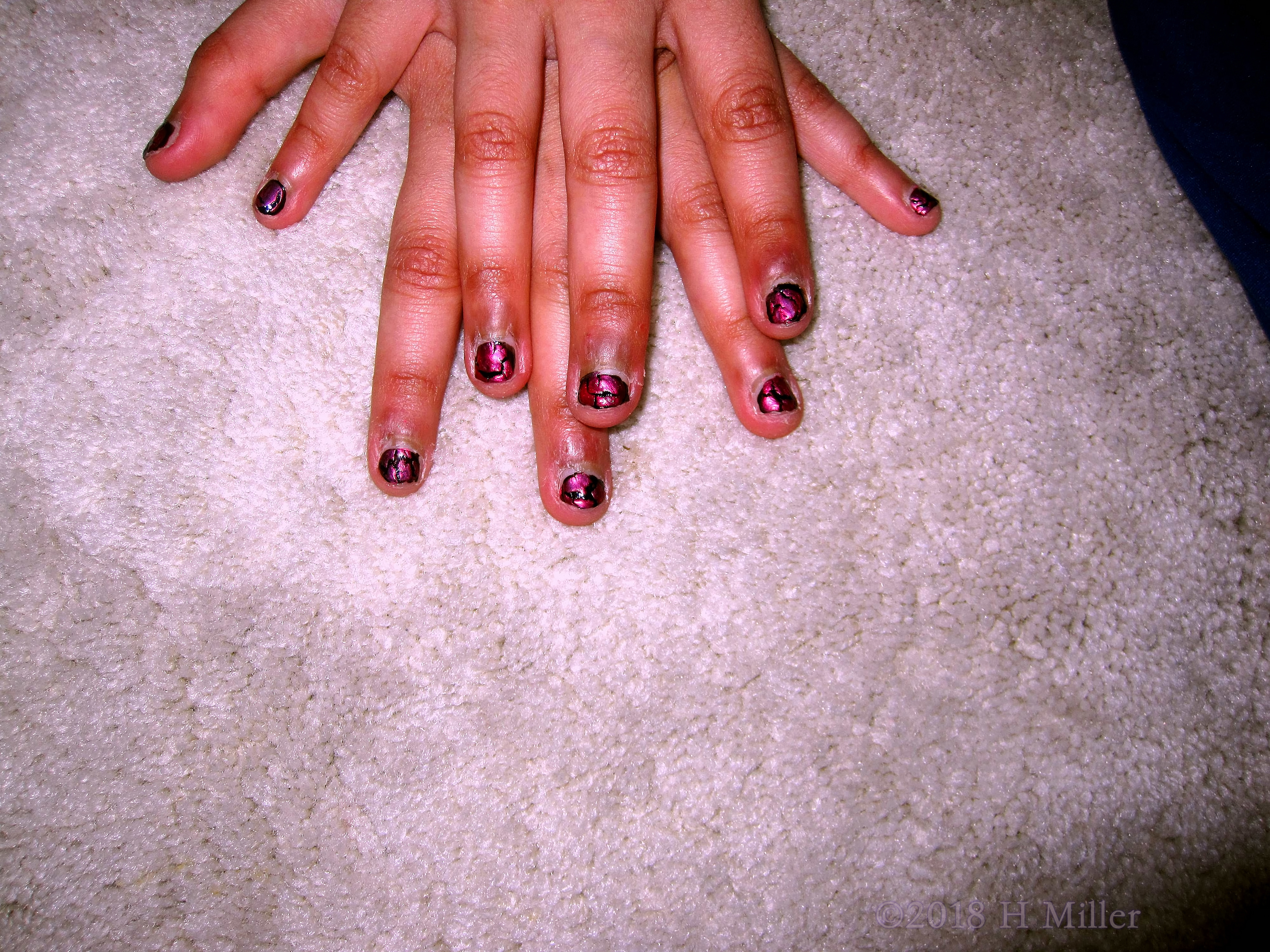 Dark Red Under Hot Pink Shatter Girls Mani Looks Great.