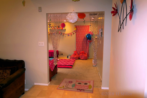 Lovely Entrance To The Beautiful Girls Spa Party Area! Lovely Entrance To The Beautiful Girls Spa Party Area!