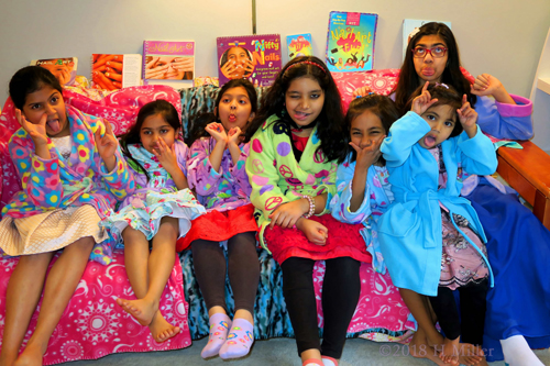 Some More Silly Faces In The Kids Spa! Some More Silly Faces In The Kids Spa!