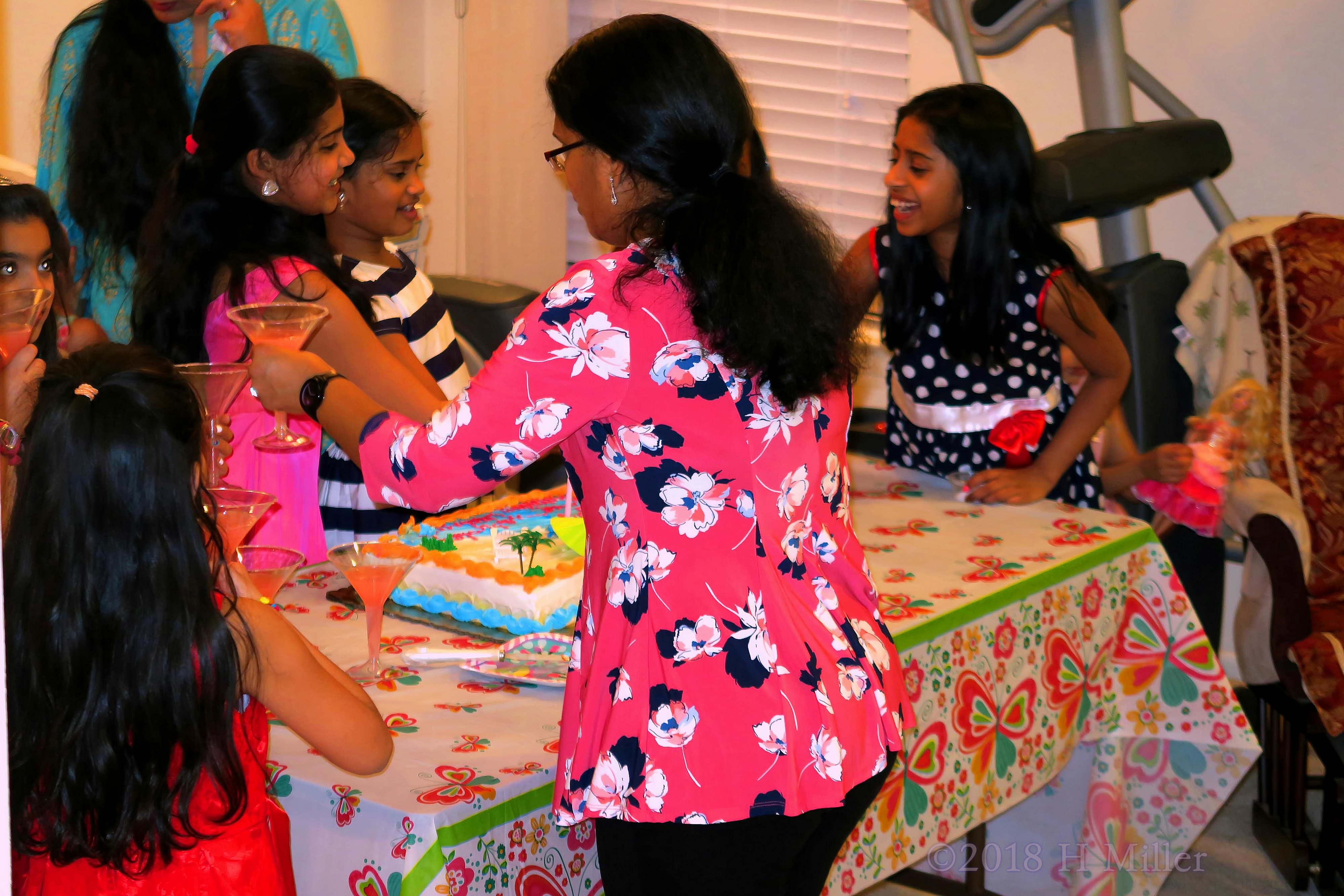 It's Time For The Guests To Enjoy Refreshing Juice! 4 It's Time For The Guests To Enjoy Refreshing Juice! 4