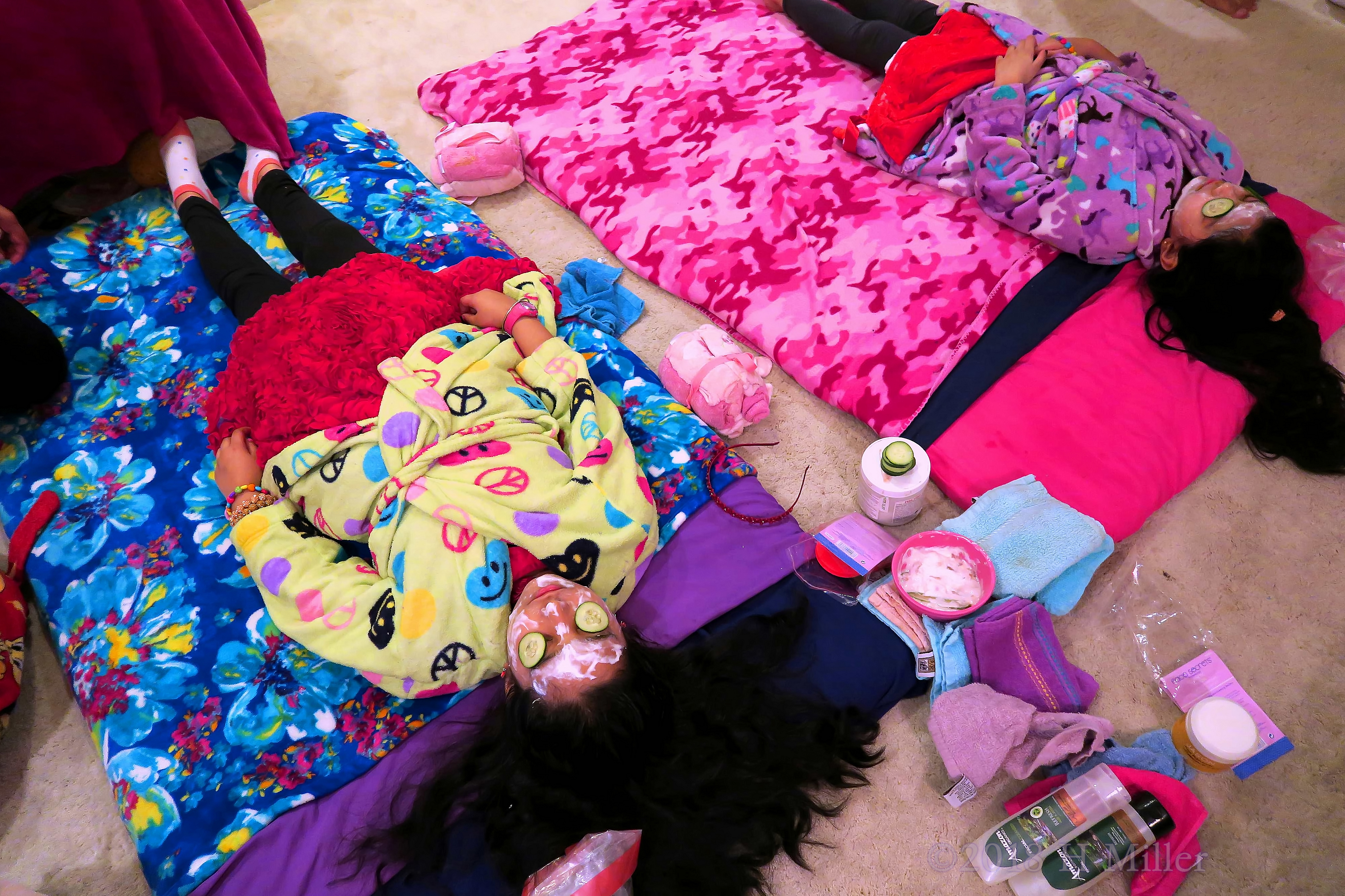 Kids Facials Going On At The Spa Party For Girls! Kids Facials Going On At The Spa Party For Girls!