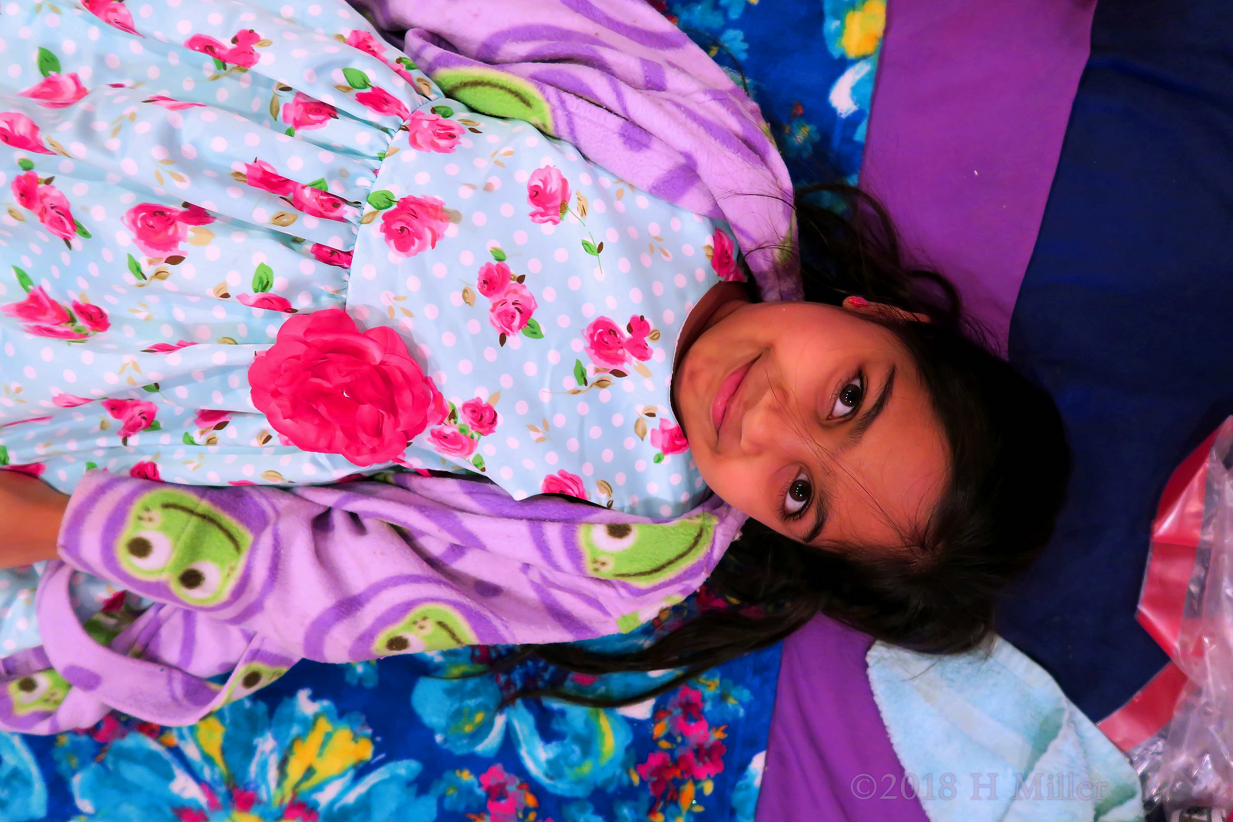 She Feels Excited Before Her Girls Facial Activity! She Feels Excited Before Her Girls Facial Activity!