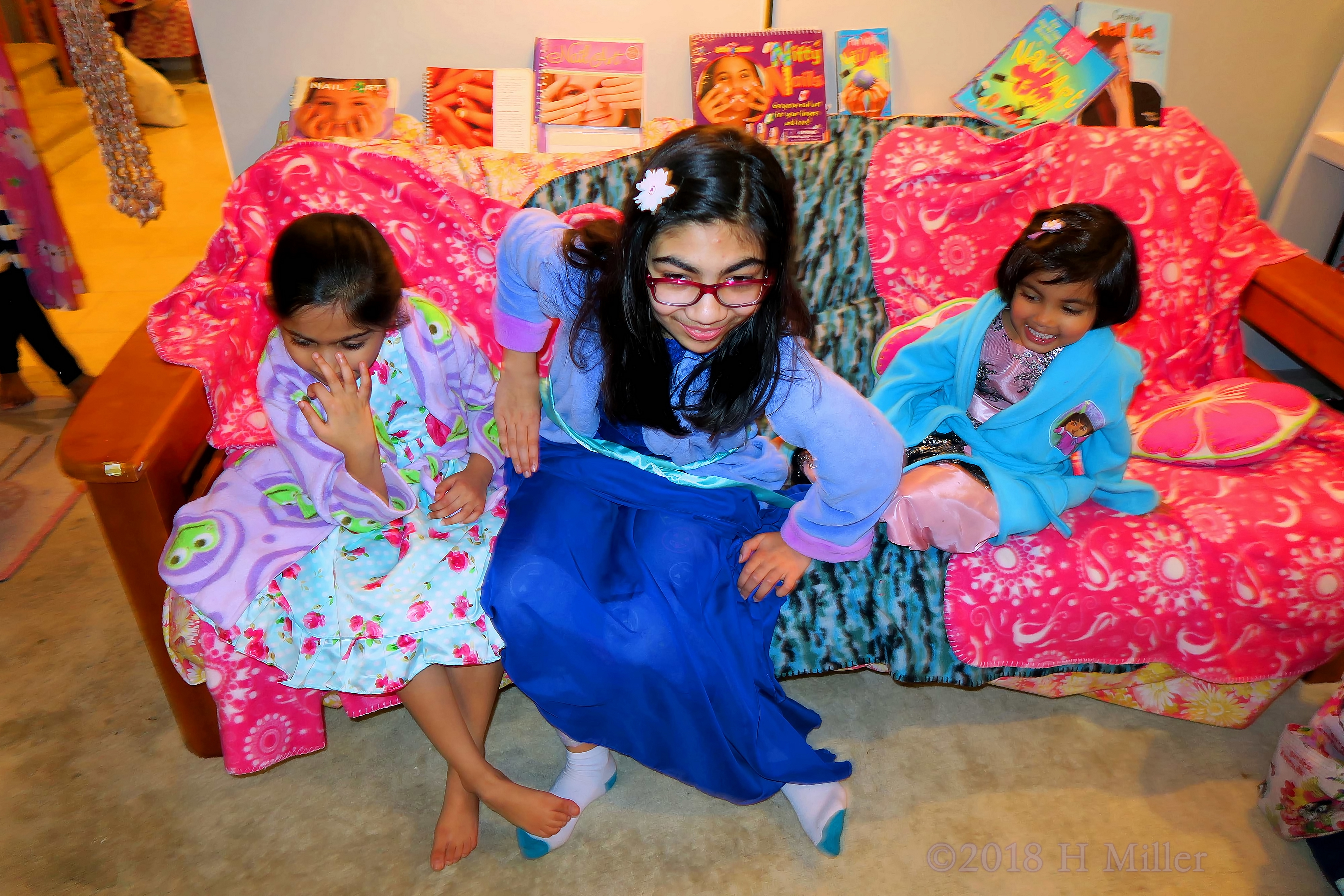 Spa Party Guests Having Fun On The Spa Couch! Spa Party Guests Having Fun On The Spa Couch!