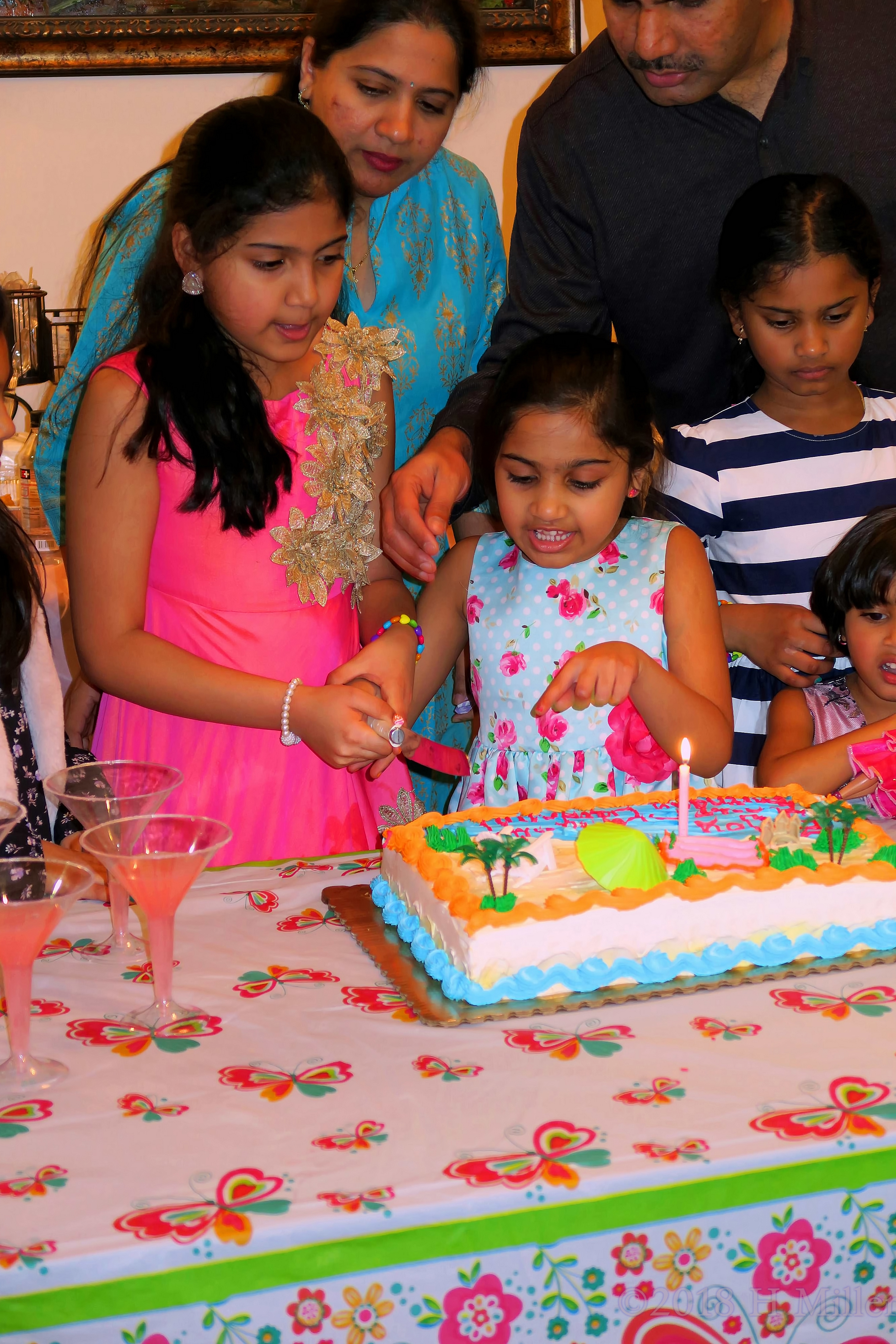 Time To Cut The Delicious Spa Birthday Cake! 4 Time To Cut The Delicious Spa Birthday Cake! 4