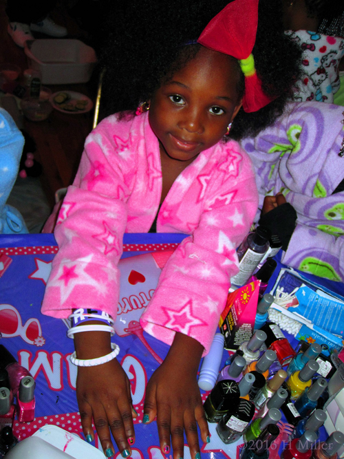 Getting Her Home Kids Spa Manicure Done! Getting Her Home Kids Spa Manicure Done!